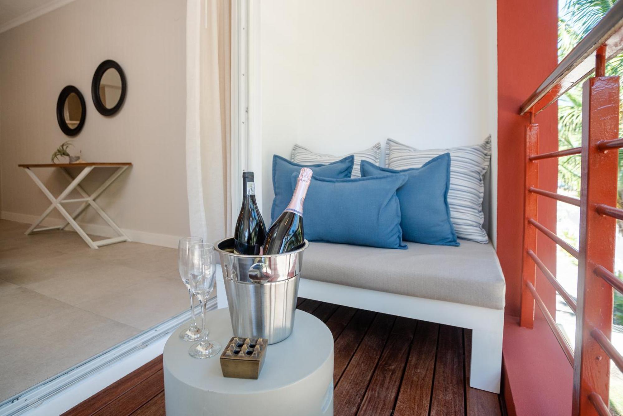 Blue Coral Beachfront Penthouse Flic-en-Flacq Zewnętrze zdjęcie